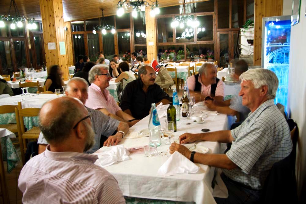 Cena tra amici Cena tra amici